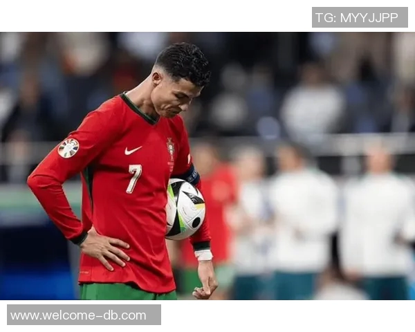 C罗补时任意球前自我激励却遗憾失误未能助队逆转胜局