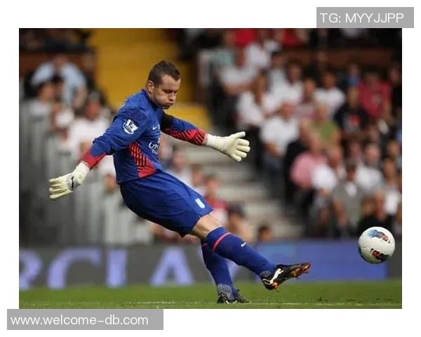 小将谢伊莱西随曼联一线队训练全力备战埃弗顿挑战赛