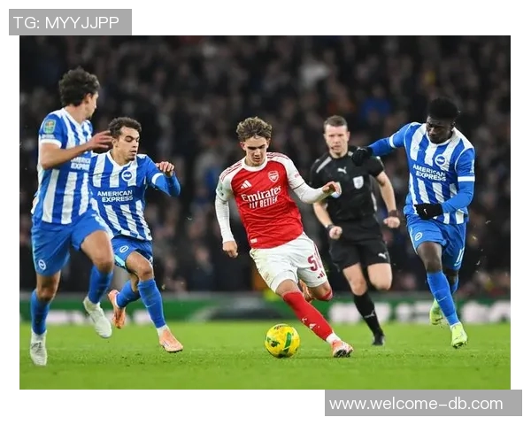 阿森纳年轻才俊恩瓦内里助攻奥巴梅扬绝杀展现团队默契